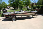 2002 Bass Tracker ELPTO 40
