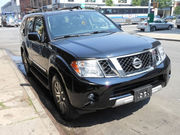 2010 Nissan Pathfinder LE