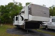 2010 Carriage Carri-Lite Fifth Wheel