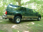 2002 Ford F-350Lariat Crew Cab Pickup 4-Door